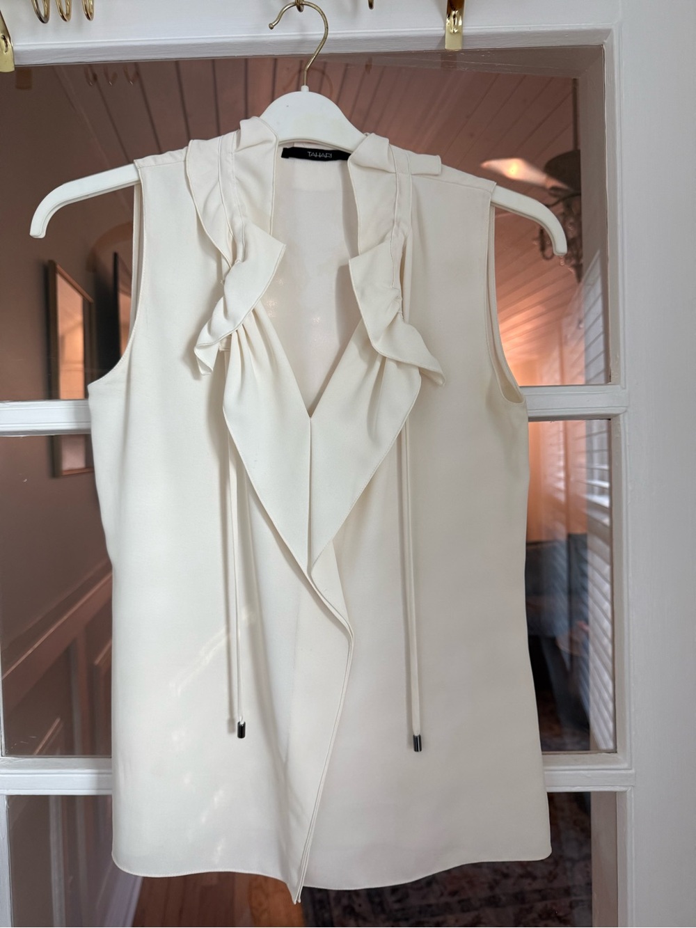 Tahari Ivory Sleeveless V-neck Top
